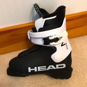 Head Z1 downhill ski boots size 17.5 (11T/12T) worn 1 season, practically new